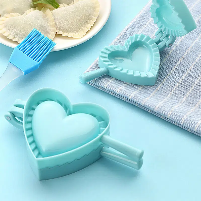 Kitchen Dumpling Maker, Heart Butterfly Flower Shape DIY Dumplings Making Dough Press Pie Dumpling Ravioli Mold